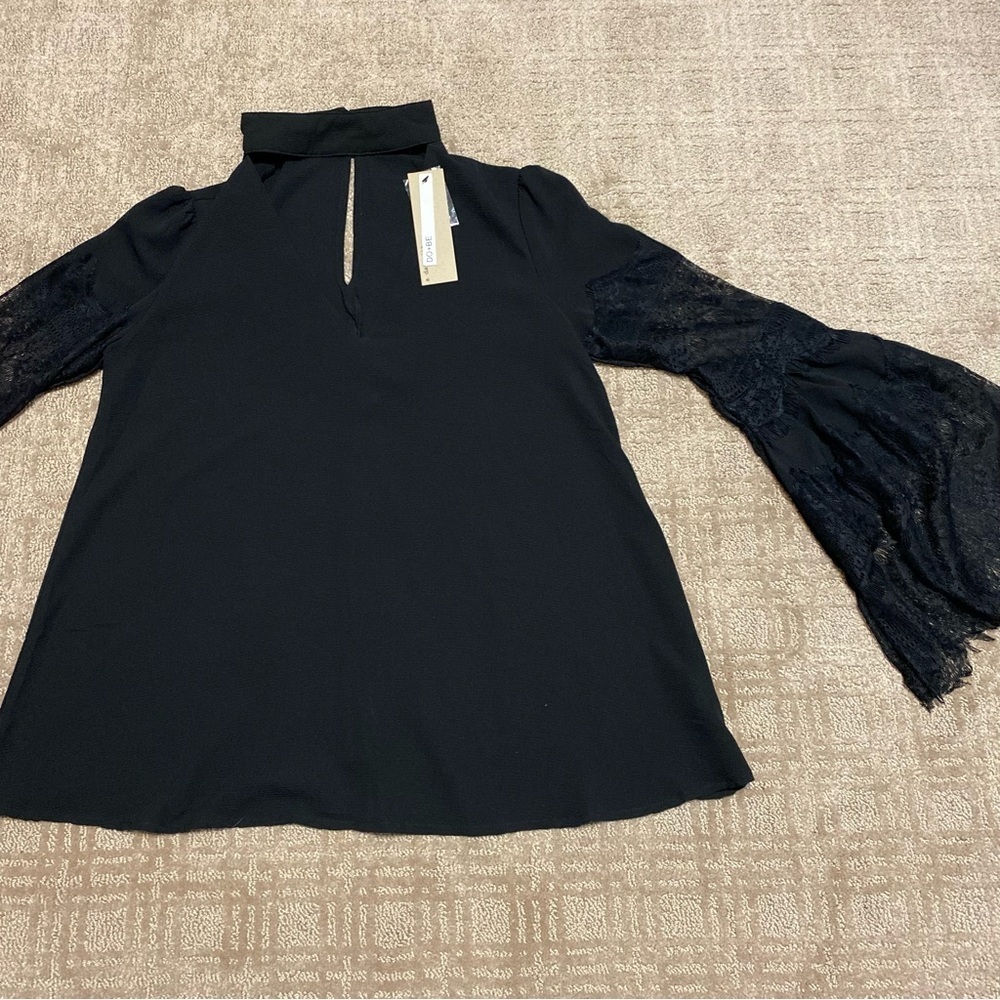 NWT {DO+BE} V-Neck Black Lace Bell Sleeve Blouse ~ Size Small